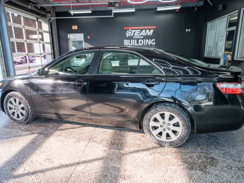 Used 2008 Toyota Camry Base image 2