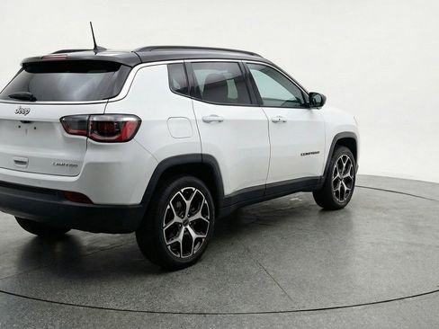 Used 2025 Jeep Compass Limited AWD/4WD image 7