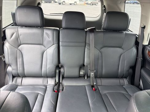 Used 2016 Lexus LX 570 4WD w/ Luxury Package image 21