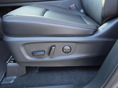 New 2026 Nissan Pathfinder SL image 16