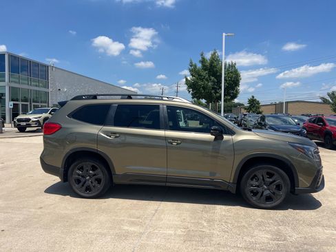 Used 2023 Subaru Ascent Onyx Edition Limited AWD/4WD image 2