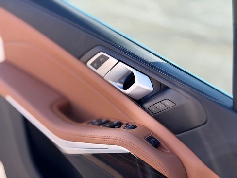 Certified 2025 BMW X5 xDrive40i w/ Parking Assistance Package image 21