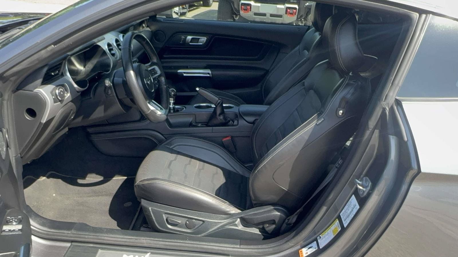 Used 2022 Ford Mustang GT Premium w/ Equipment Group 401A RWD image 15