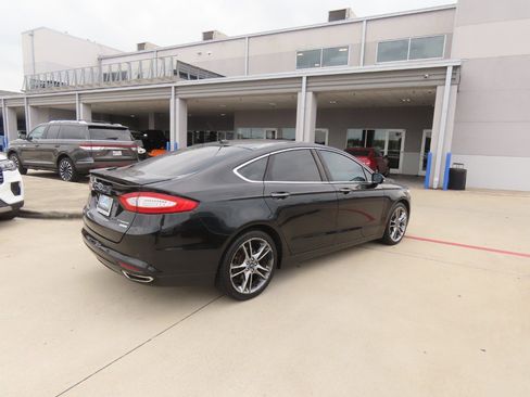Used 2014 Ford Fusion Titanium FWD image 11