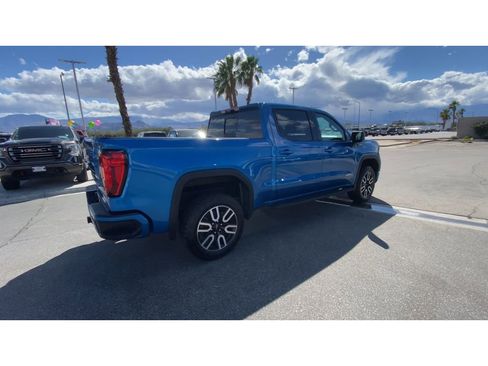 Used 2023 GMC Sierra 1500 AT4 w/ AT4 Premium Package AWD/4WD image 8
