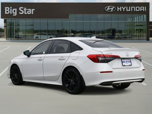 Used 2022 Honda Civic Sport image 3