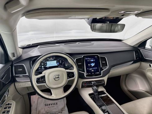 Used 2018 Volvo XC90 T6 Momentum w/ Convenience Package AWD/4WD image 24
