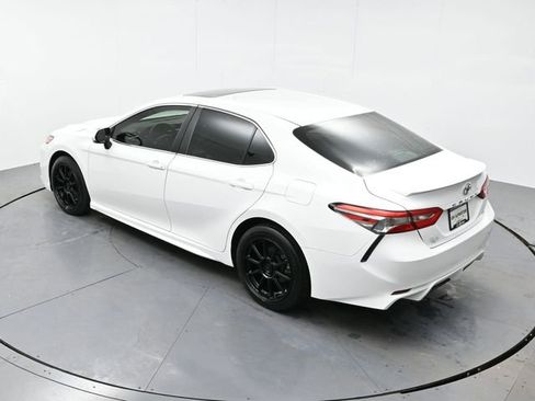 Used 2018 Toyota Camry SE w/ Moonroof Package image 37