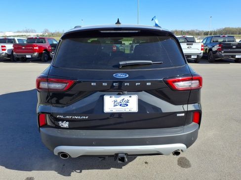 Certified 2025 Ford Escape Platinum w/ Class II Trailer Tow Package image 4