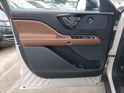 Certified 2022 Lincoln Aviator Reserve w/ Elements Package Plus image 16