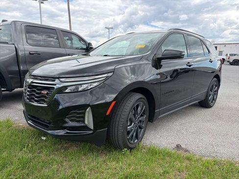 Used 2023 Chevrolet Equinox RS image 3