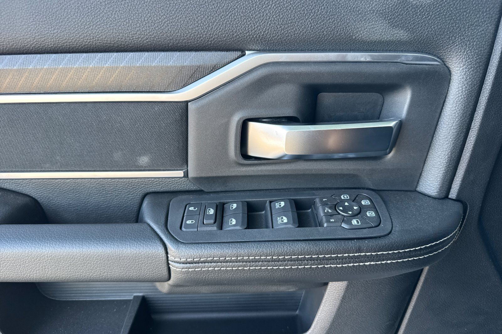 New 2026 RAM 3500 Big Horn AWD/4WD image 10