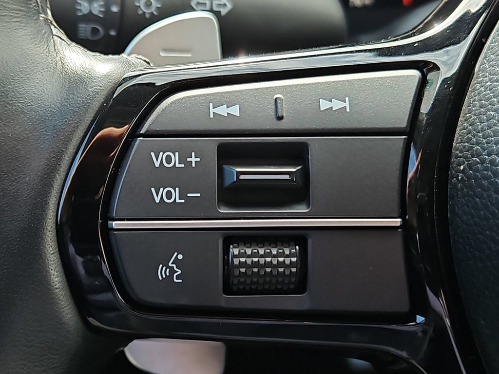 Used 2025 Acura ADX FWD image 22