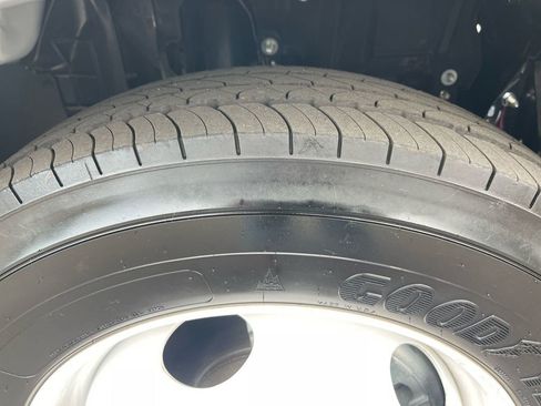 Used 2024 Chevrolet Low Cab Forward image 25