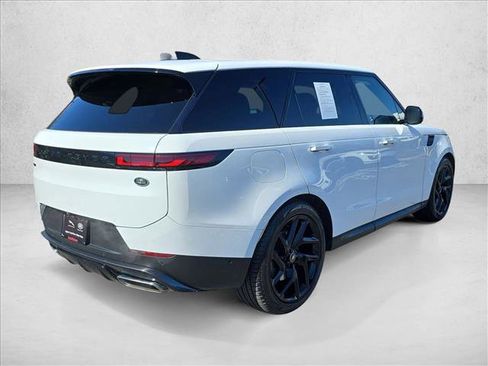 Used 2023 Land Rover Range Rover Sport SE image 5