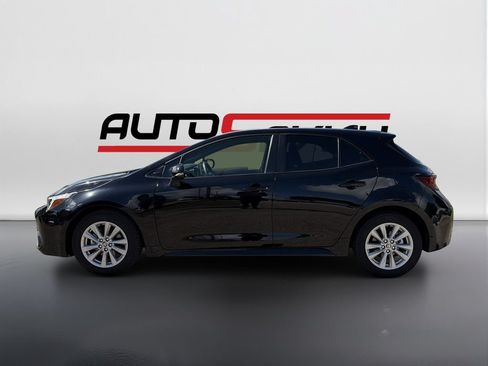 Used 2026 Toyota Corolla SE FWD image 2