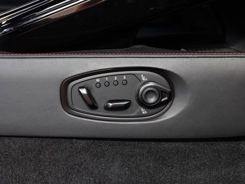 Used 2025 Aston Martin V8 Vantage Coupe RWD image 52