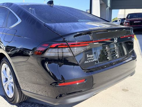 Used 2025 Honda Accord LX image 11