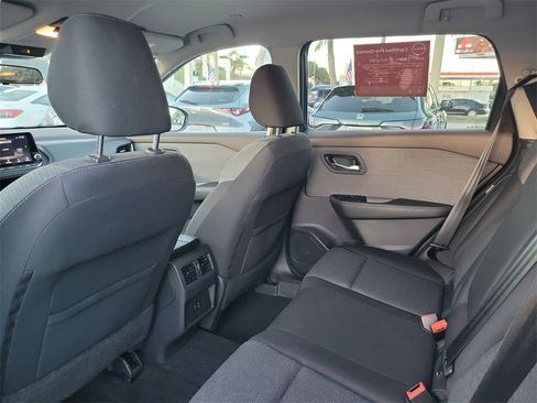 Certified 2022 Nissan Rogue SV image 8