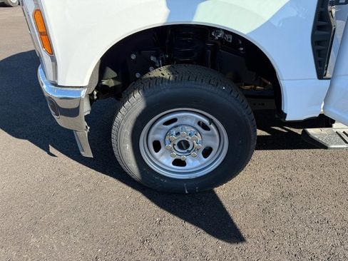 New 2025 Ford F350 XL w/ XL Chrome Package image 15