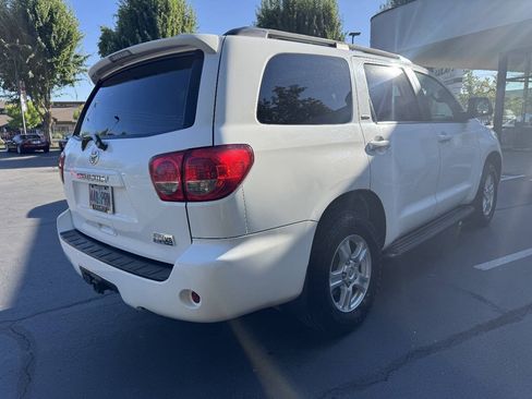 Used 2016 Toyota Sequoia SR5 AWD/4WD image 5
