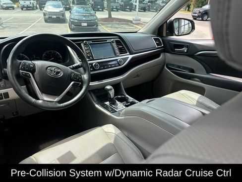 Used 2016 Toyota Highlander Limited Platinum AWD/4WD image 16
