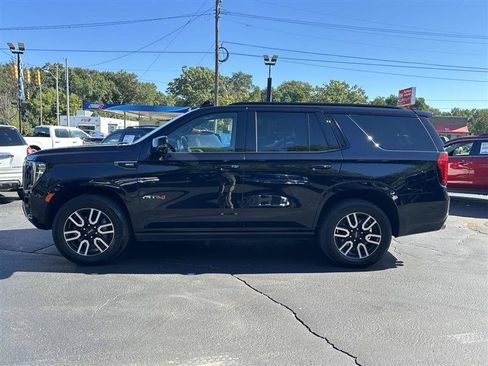Used 2023 GMC Yukon AT4 w/ AT4 Premium Package AWD/4WD image 4