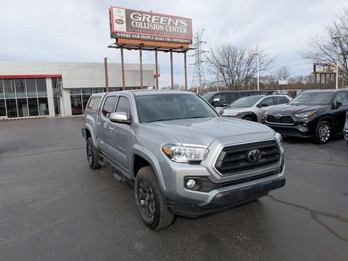 Used 2020 Toyota Tacoma SR5 image 2
