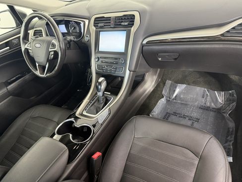 Used 2016 Ford Fusion SE w/ Equipment Group 202A FWD image 11