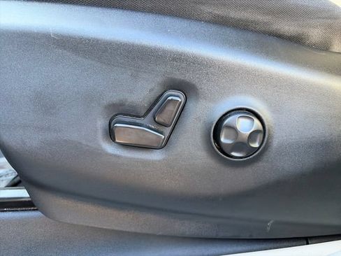 Used 2023 Chrysler Voyager LX FWD image 27