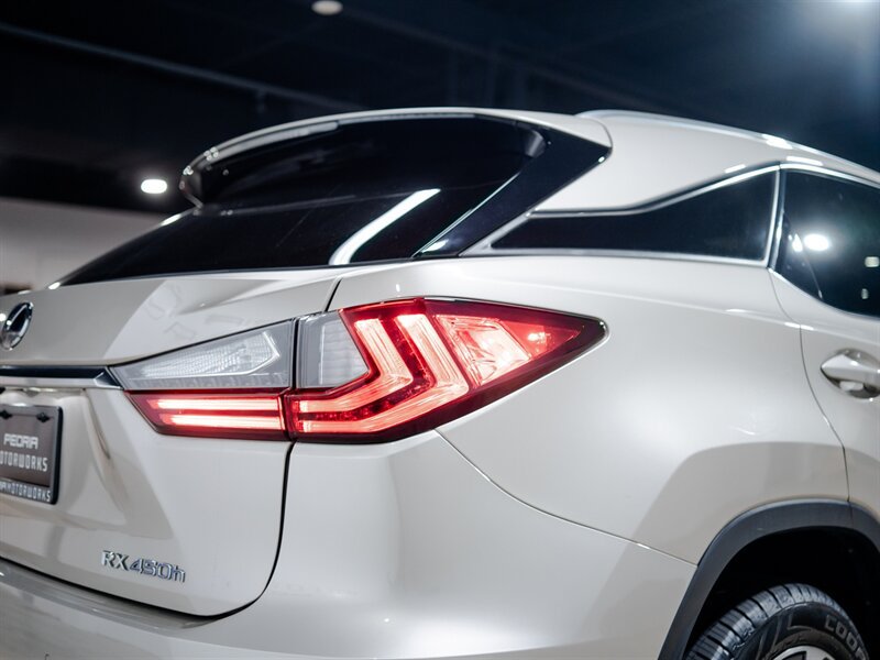 Used 2018 Lexus RX 450h AWD w/ Luxury Package image 17