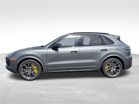 Used 2021 Porsche Cayenne Turbo S AWD/4WD image 5