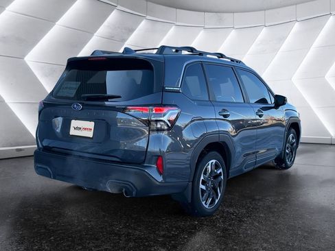 Used 2025 Subaru Forester Limited image 4