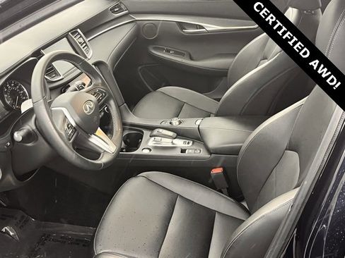 Certified 2025 INFINITI QX50 Luxe image 11