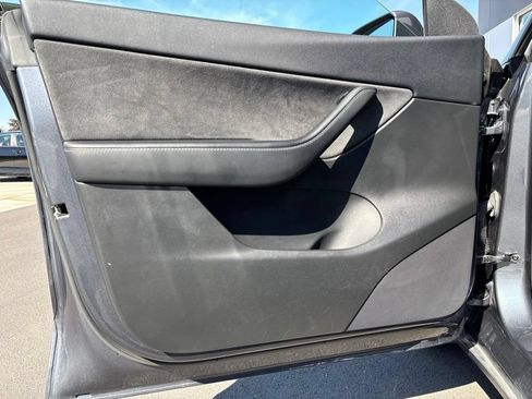 Used 2022 Tesla Model Y Performance AWD/4WD image 5