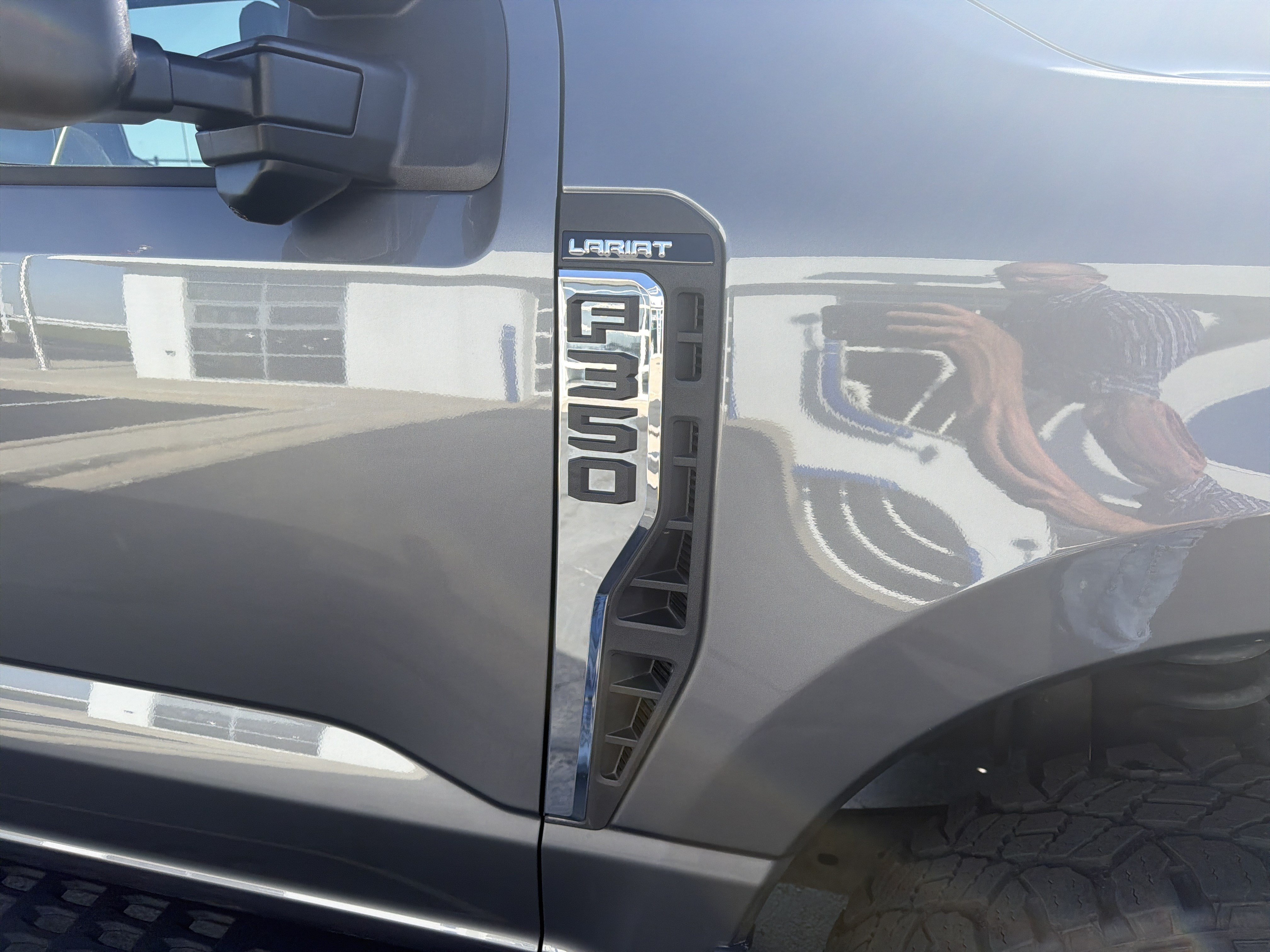 Used 2023 Ford F350 Lariat w/ Lariat Ultimate Package AWD/4WD image 10
