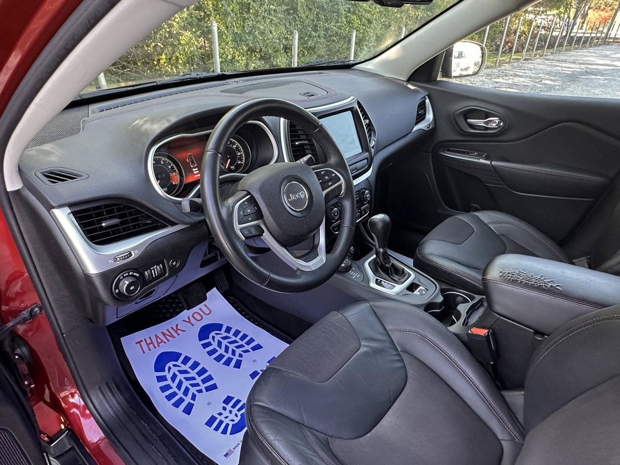 Used 2014 Jeep Cherokee Trailhawk w/ Comfort/Convenience Group AWD/4WD image 27