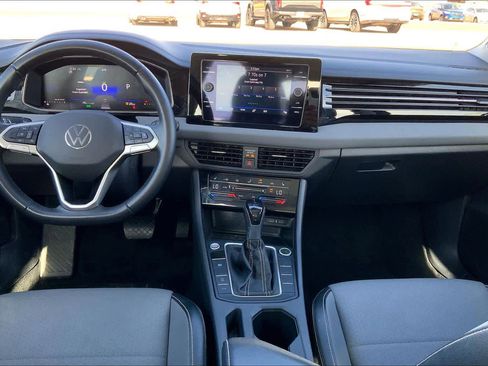 Used 2025 Volkswagen Jetta SE image 15