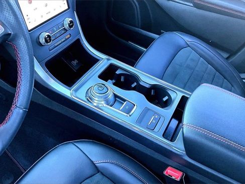 Used 2023 Ford Edge ST-Line image 18