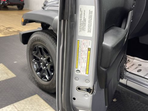 Used 2014 Jeep Wrangler Sport AWD/4WD image 24