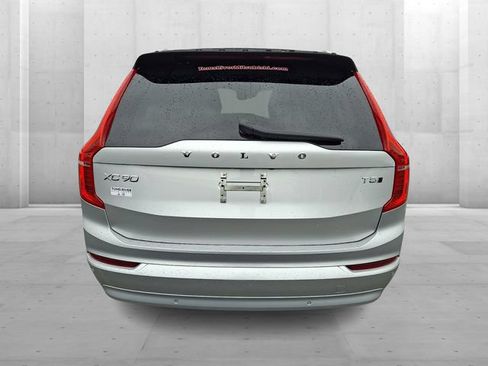 Used 2022 Volvo XC90 T5 Momentum AWD/4WD image 5