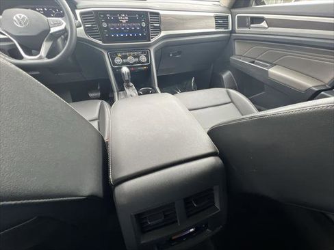 Certified 2022 Volkswagen Atlas SE w/ Black Wheel Package image 20
