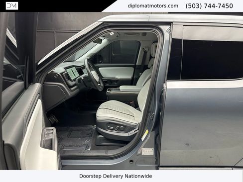 Used 2023 Rivian R1T Adventure image 17