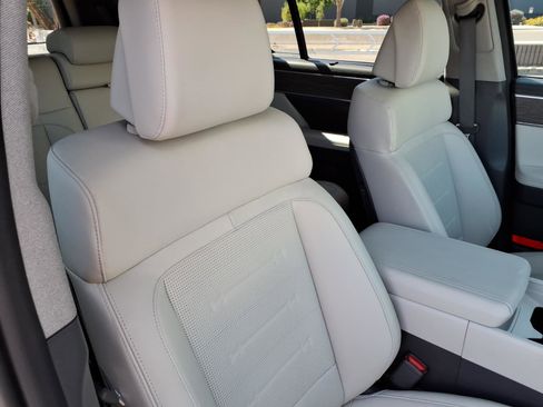 Used 2024 Hyundai Santa Fe Limited image 12