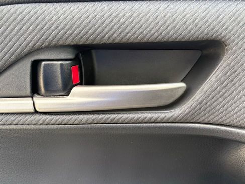 Used 2025 Toyota Camry SE FWD image 30