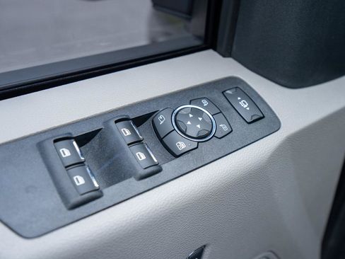 Used 2020 Ford F250 XLT w/ XLT Premium Package AWD/4WD image 16