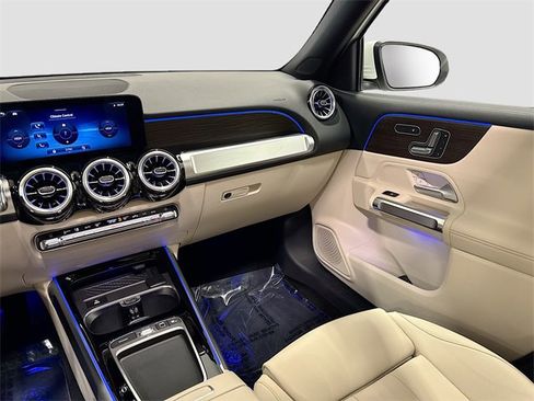 Certified 2025 Mercedes-Benz GLB 250 4MATIC image 24