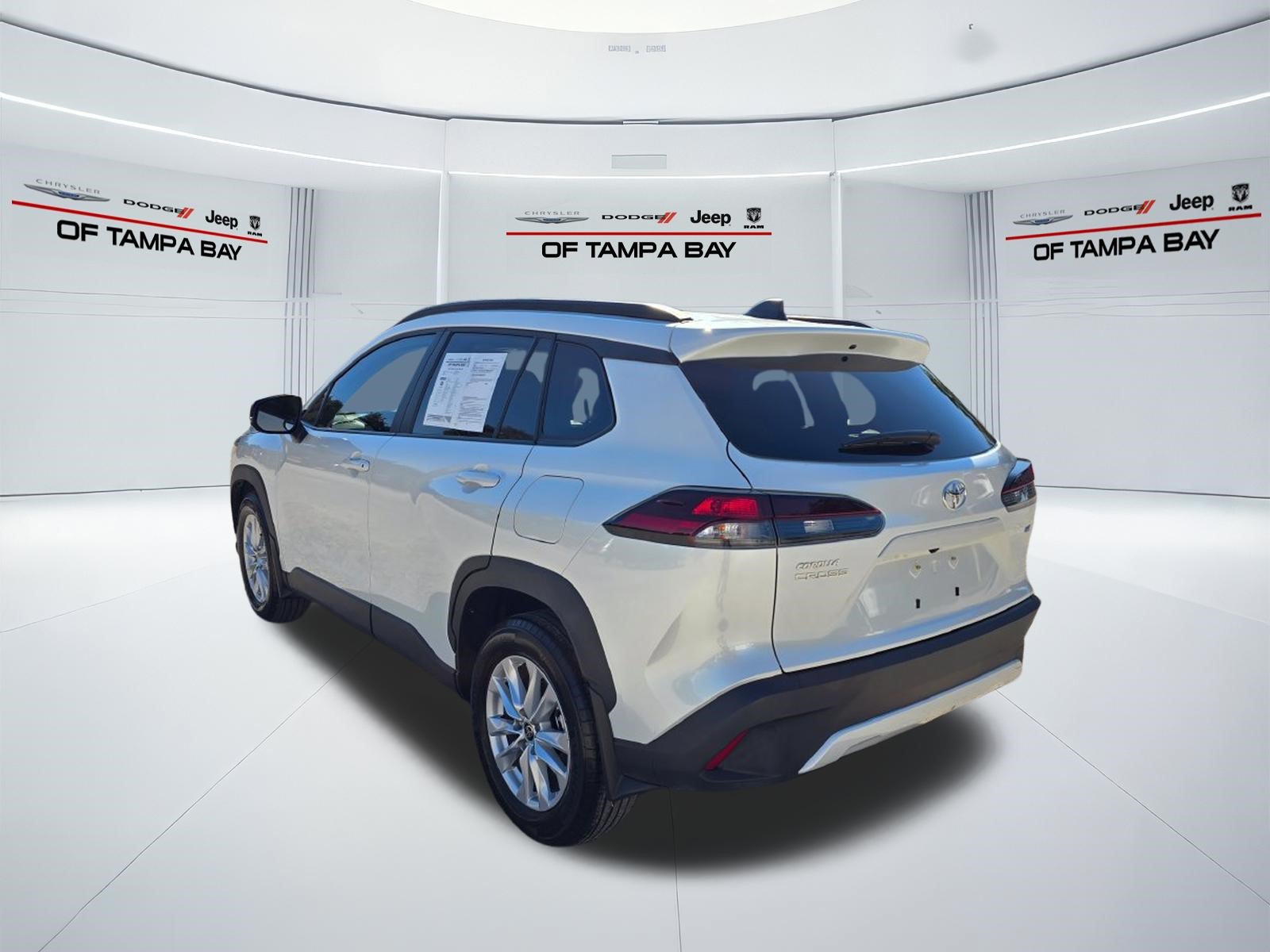 Used 2026 Toyota Corolla Cross LE FWD image 4