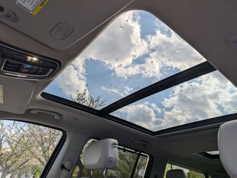 Used 2023 Jeep Wagoneer L Series II w/ Convenience Group I image 20