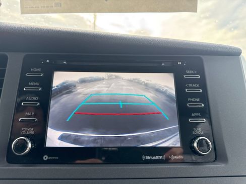 Used 2020 Toyota Sienna LE image 21